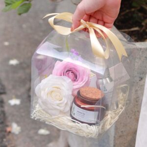 Một góc nhìn khác về Set 1 Nến thơm 100g & 1 Xịt thơm vải 50ml | Box Mica Nhỏ