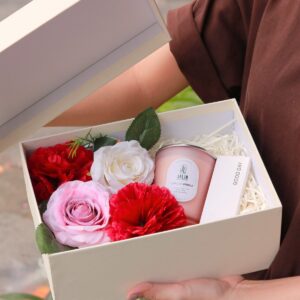 Một góc nhìn khác về Set 1 Nến thơm 150g | Box chữ nhật
