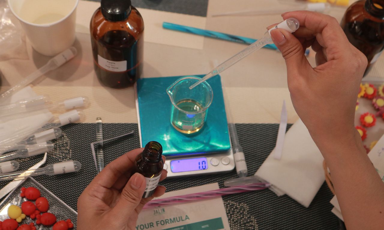 tao-huong-thom-doc-ban-tai-workshop-nen-thom